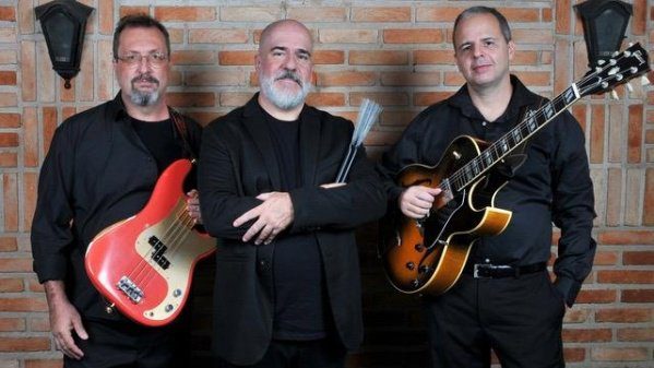 Raiz Club recebe Fábio Santini Trio